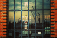 Fensterspiegelung im Hamburger Hafen